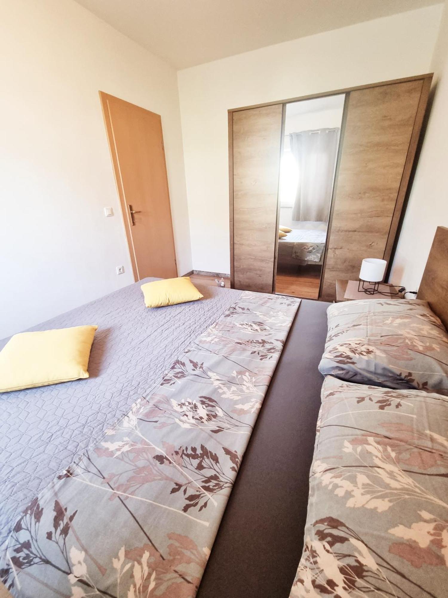 Apartments Ema Pula Exterior photo
